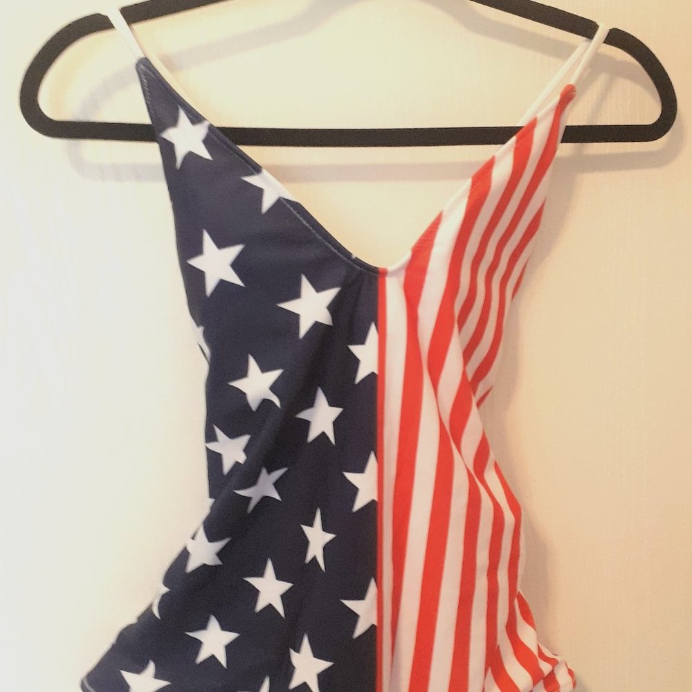 Woman's Size L Ekouaer Stars & Stripes Bathingsuit New w Tag